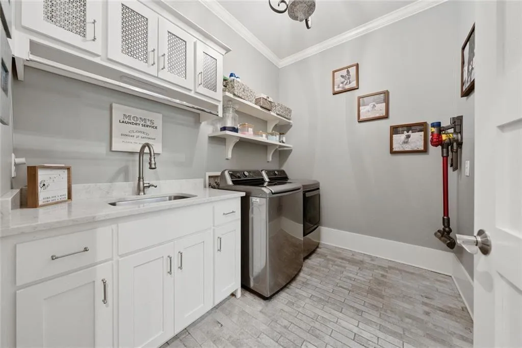 Alpharetta, Georgia 30004, United States, 6 Bedrooms Bedrooms, ,5 BathroomsBathrooms,Residential,Active,129028