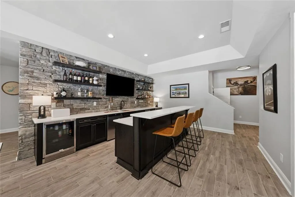 Alpharetta, Georgia 30004, United States, 6 Bedrooms Bedrooms, ,5 BathroomsBathrooms,Residential,Active,129028