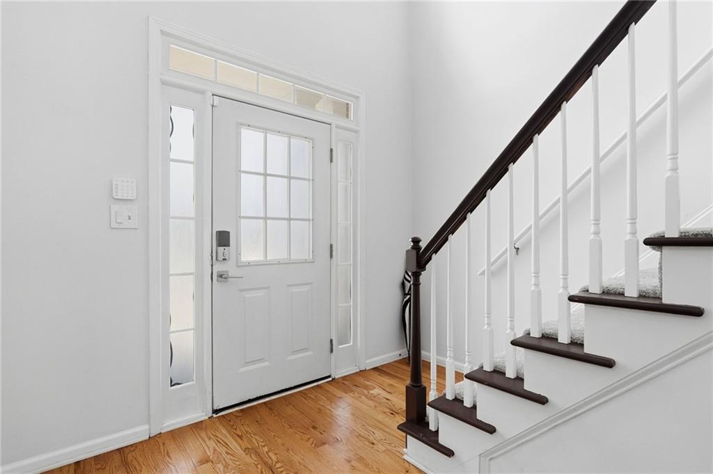 5375 Lexington View Place