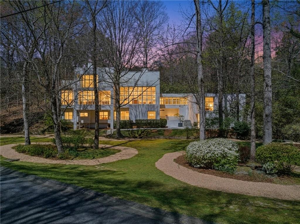 4406 N Elizabeth Lane SE