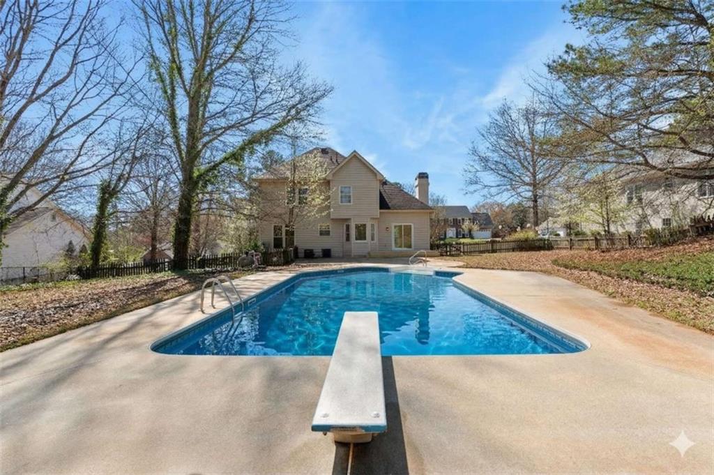 362 Golfcrest Drive SE