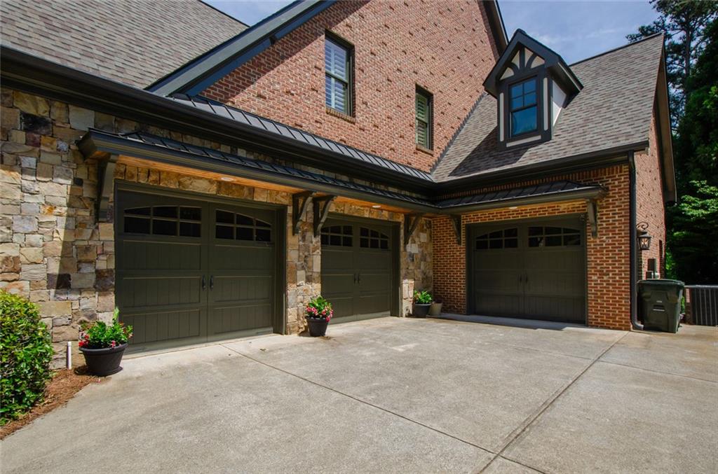 1667 Fernstone Drive NW