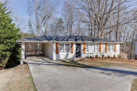 Homes For Sale - 300 Forest Street<br/> Buford, GA 30518