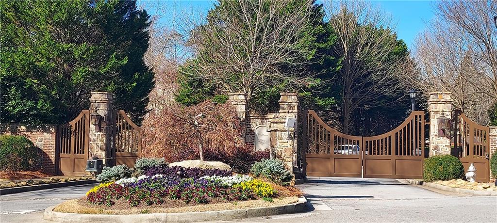 185 Trimble Crest Drive