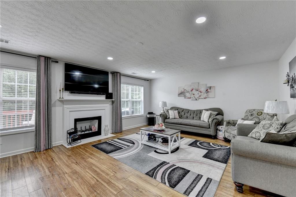 280 Kentshire Place