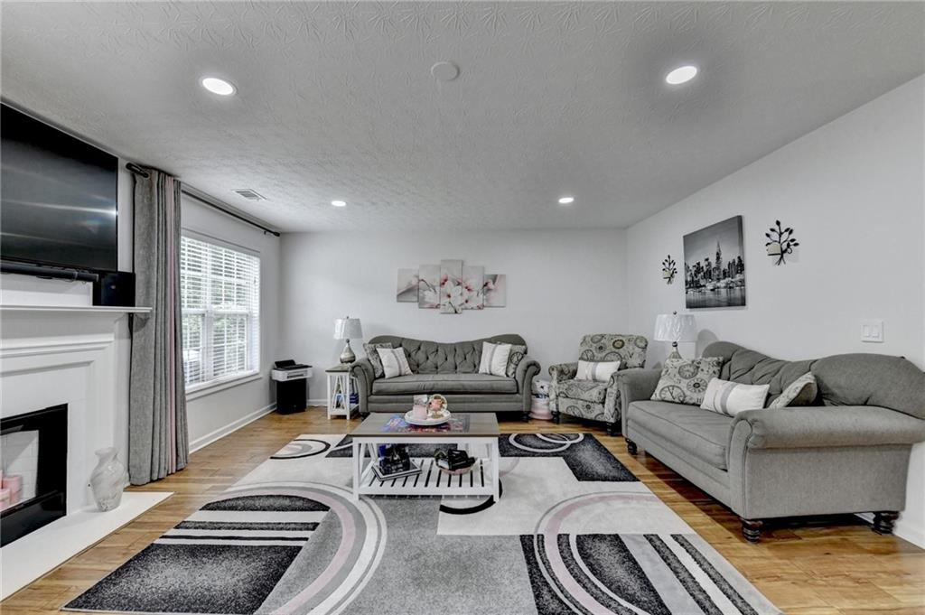 280 Kentshire Place