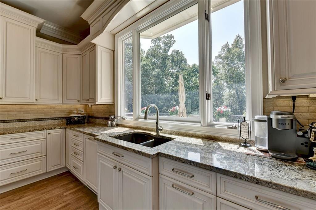 2330 Blackheath Trace, Alpharetta, Georgia image 19