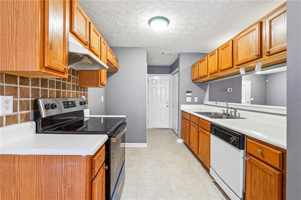6187 Harvard Court, Morrow, Georgia image 4