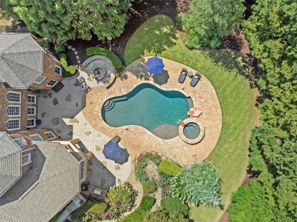 Milton, Georgia 30004, United States, 6 Bedrooms Bedrooms, ,7 BathroomsBathrooms,Residential,Pending,46332