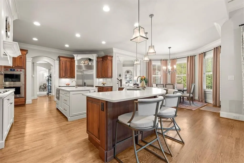 Milton, Georgia 30004, United States, 6 Bedrooms Bedrooms, ,7 BathroomsBathrooms,Residential,Pending,46332