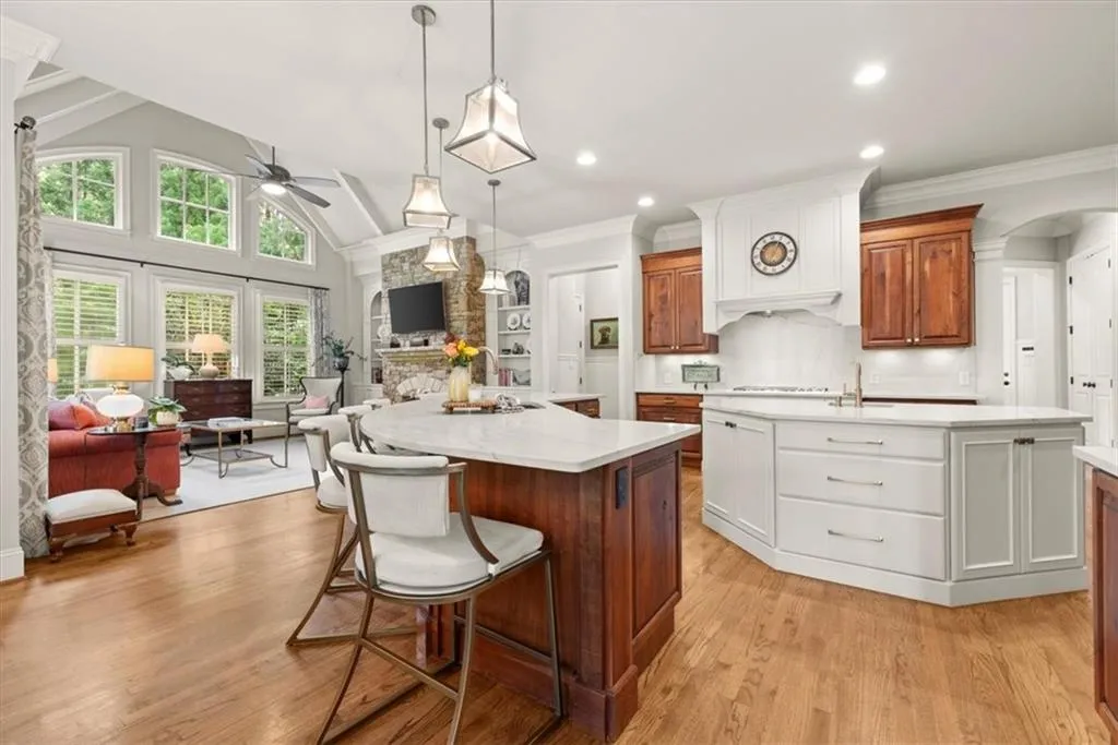 Milton, Georgia 30004, United States, 6 Bedrooms Bedrooms, ,7 BathroomsBathrooms,Residential,Pending,46332