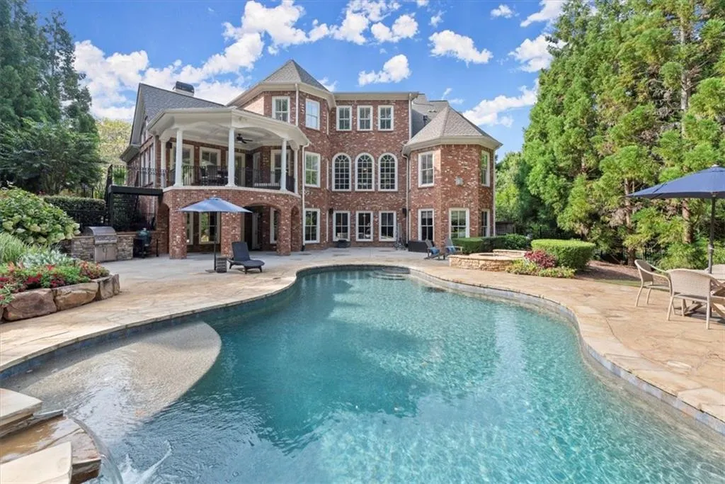 Milton, Georgia 30004, United States, 6 Bedrooms Bedrooms, ,7 BathroomsBathrooms,Residential,Pending,46332