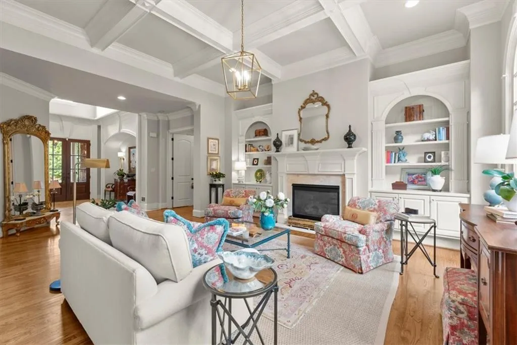 Milton, Georgia 30004, United States, 6 Bedrooms Bedrooms, ,7 BathroomsBathrooms,Residential,Pending,46332