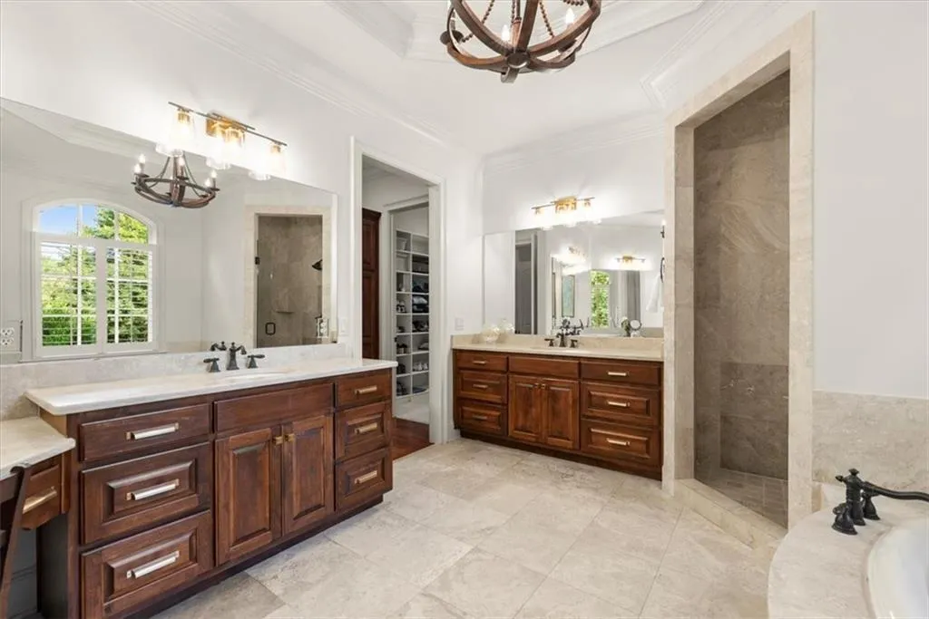 Milton, Georgia 30004, United States, 6 Bedrooms Bedrooms, ,7 BathroomsBathrooms,Residential,Pending,46332