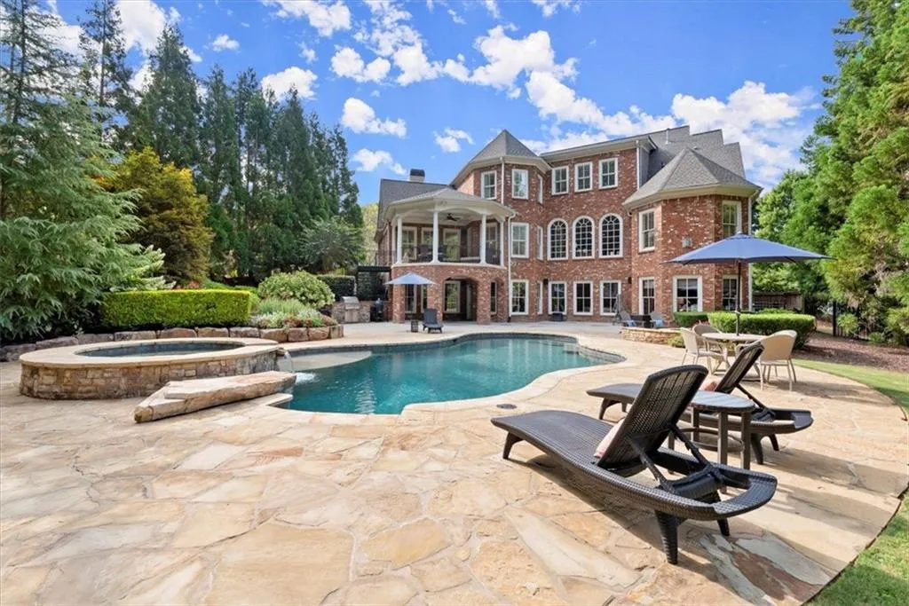 Milton, Georgia 30004, United States, 6 Bedrooms Bedrooms, ,7 BathroomsBathrooms,Residential,Pending,46332