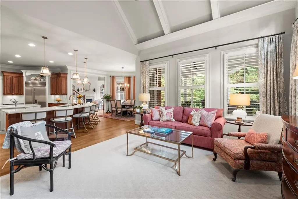 Milton, Georgia 30004, United States, 6 Bedrooms Bedrooms, ,7 BathroomsBathrooms,Residential,Pending,46332