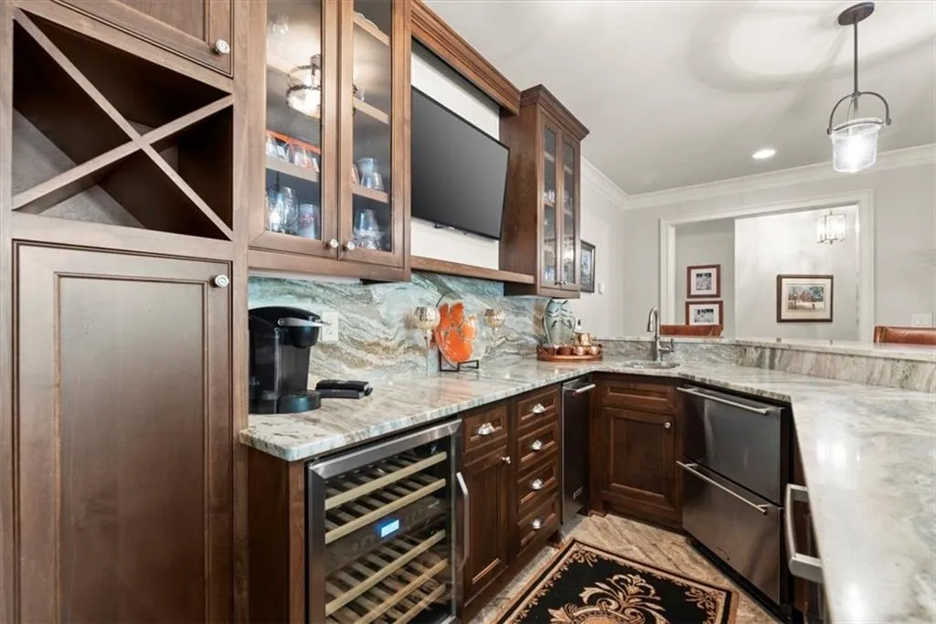 Milton, Georgia 30004, United States, 6 Bedrooms Bedrooms, ,7 BathroomsBathrooms,Residential,Pending,46332