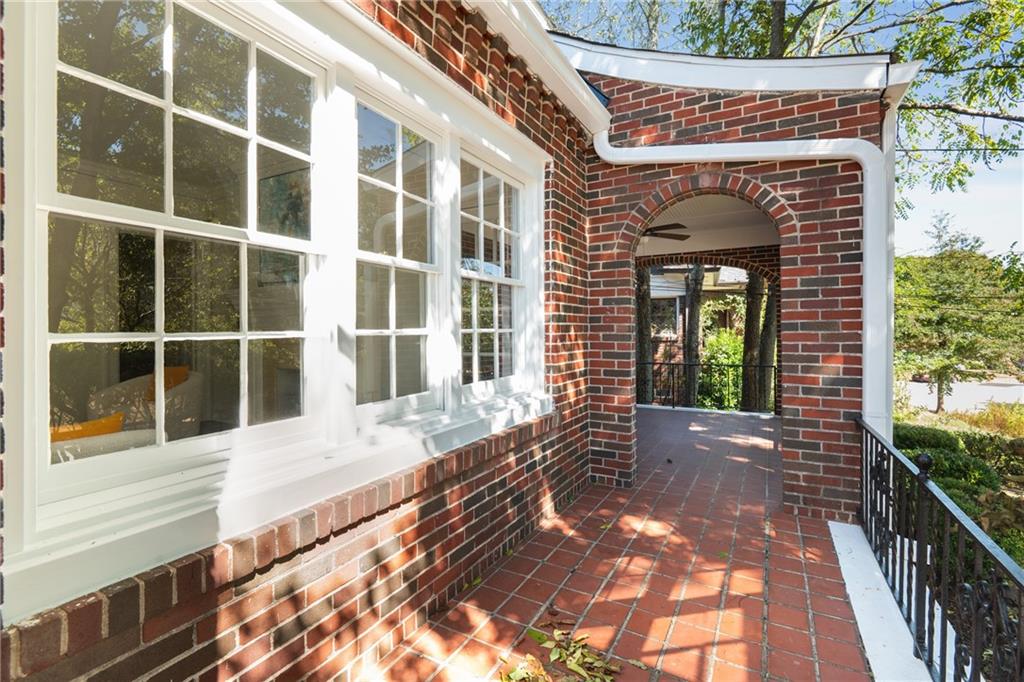 563 Manford Road SW