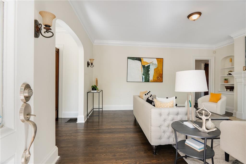 563 Manford Road SW