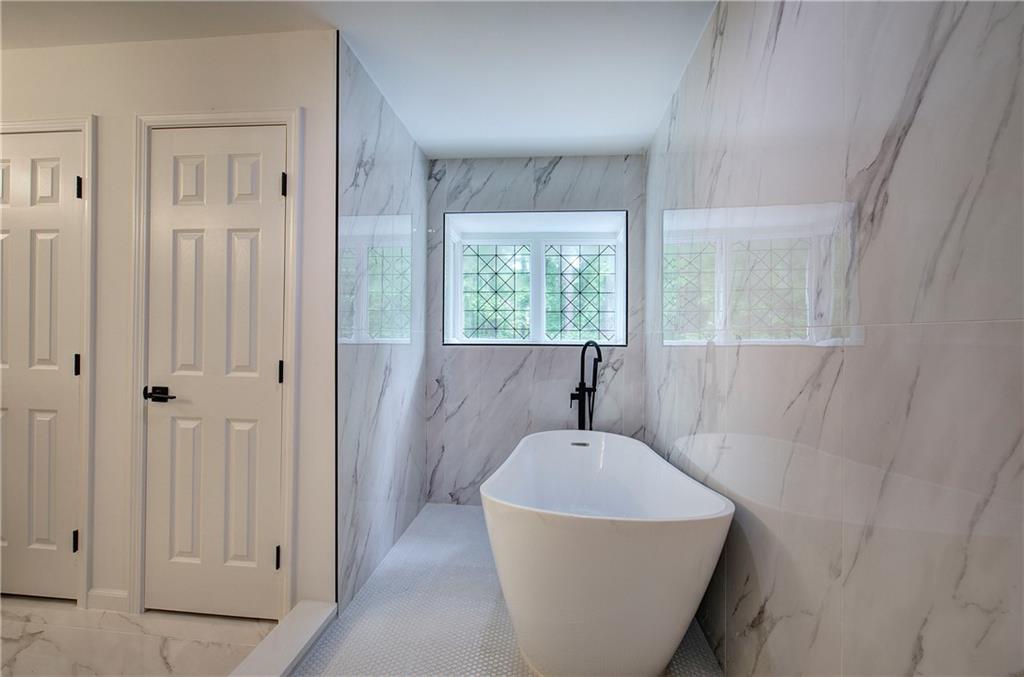 3880 Northpoint Drive, Marietta, Georgia image 39