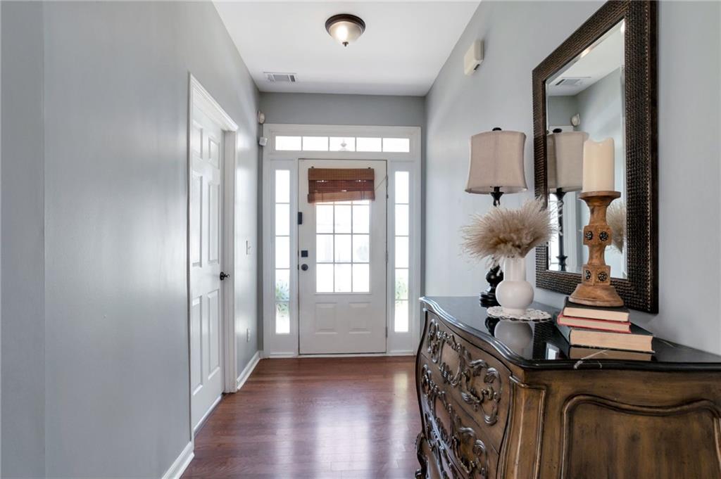 1565 Hedington Circle