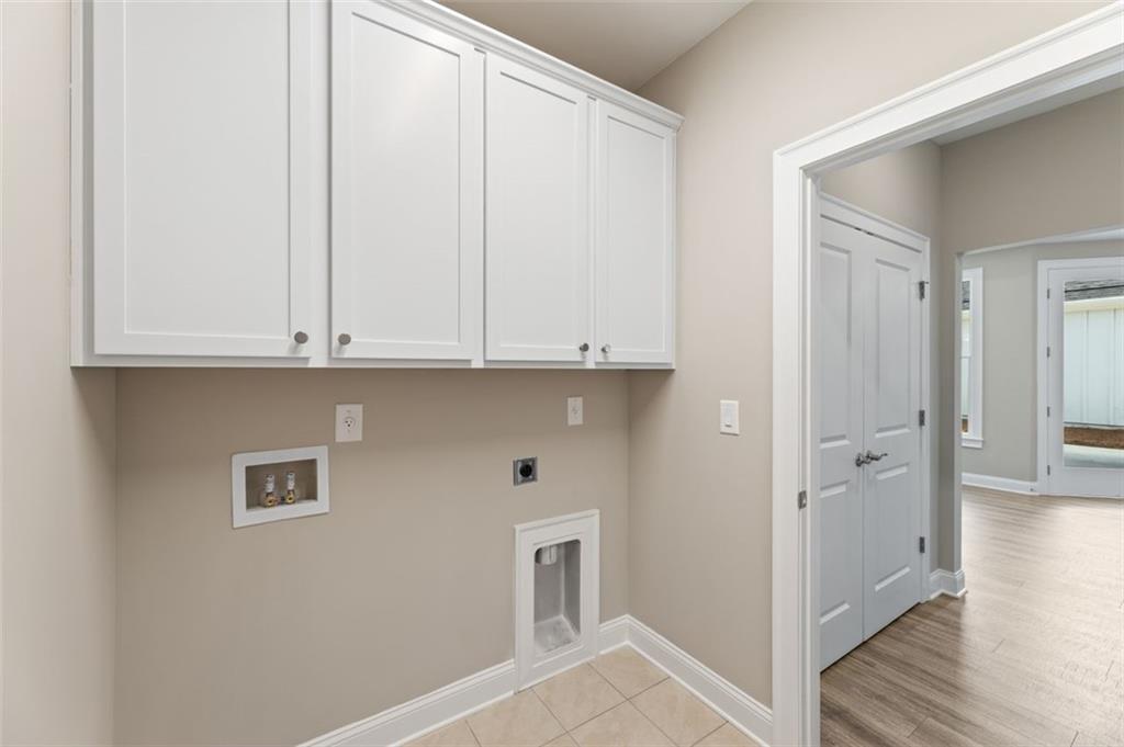 248 Persimmon Drive, Holly Springs, Georgia image 7