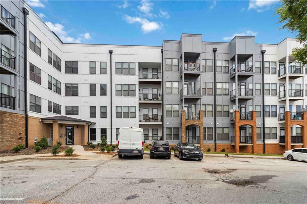 898 Oak Street SW 3228