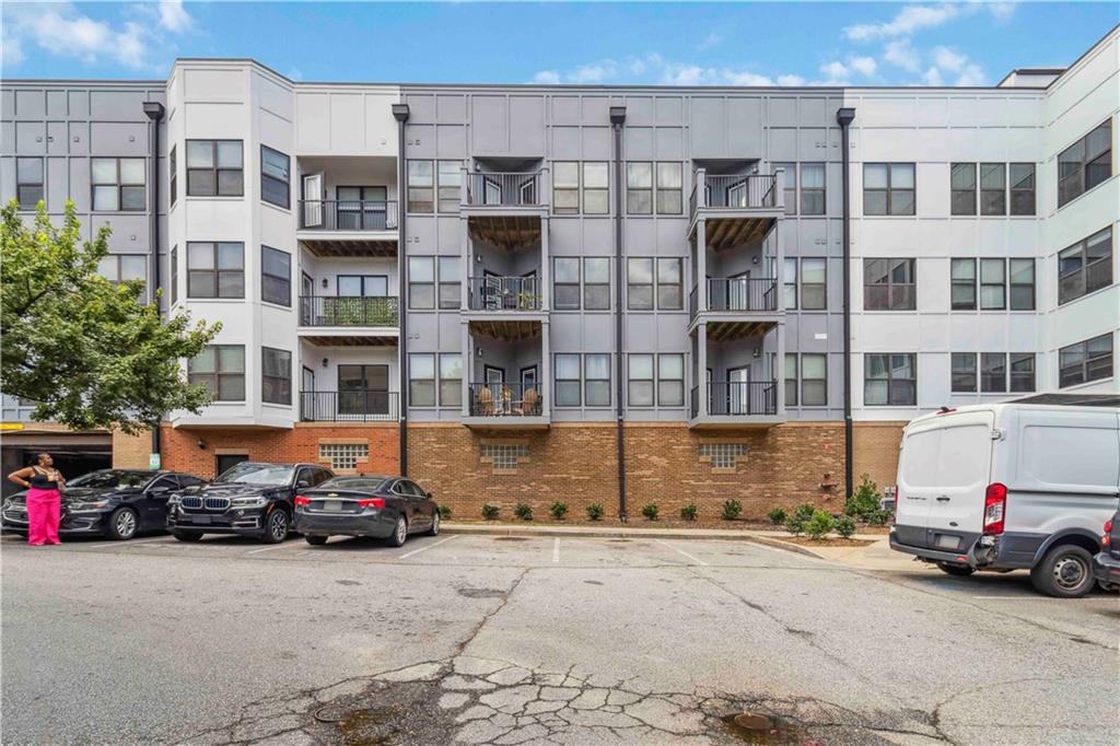 898 Oak Street SW 3228