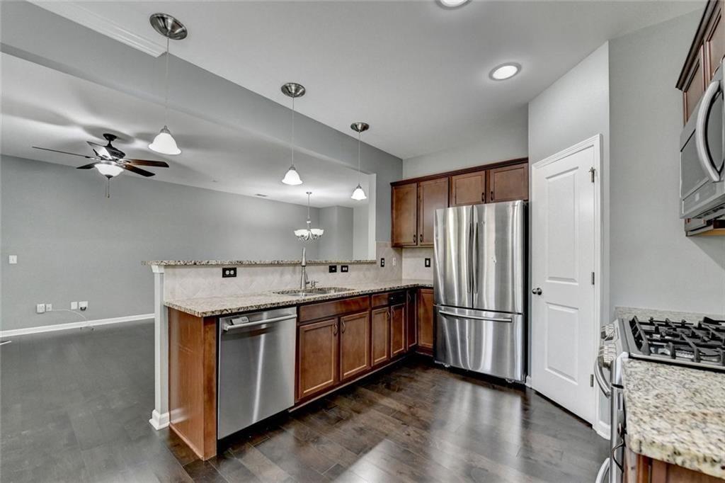 HANOVER POINTE - Residential