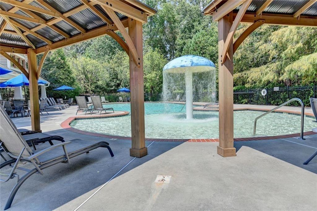 HANOVER POINTE - Residential