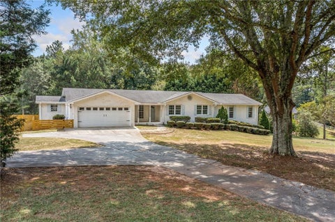 Homes For Sale - 2465 Bethany Bend<br/> Alpharetta, GA 30004