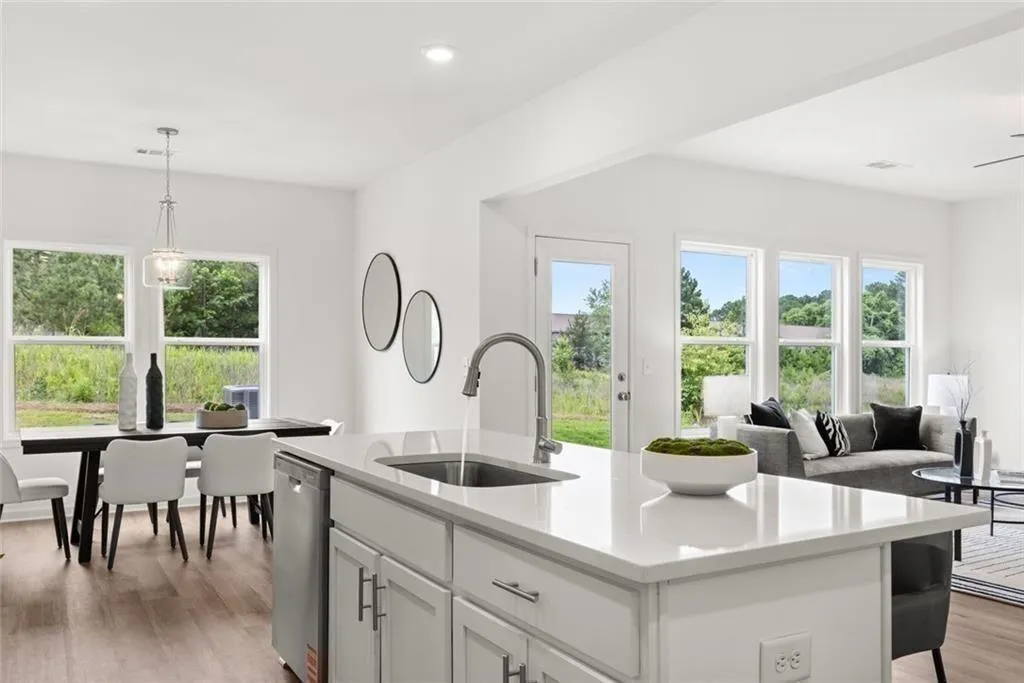 Loganville, Georgia 30052, United States, 4 Bedrooms Bedrooms, ,3 BathroomsBathrooms,Residential,Active,230272