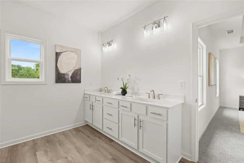 Loganville, Georgia 30052, United States, 4 Bedrooms Bedrooms, ,3 BathroomsBathrooms,Residential,Active,230272