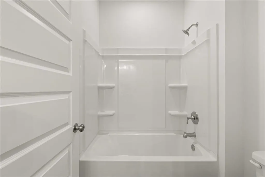 Loganville, Georgia 30052, United States, 4 Bedrooms Bedrooms, ,3 BathroomsBathrooms,Residential,Active,230272