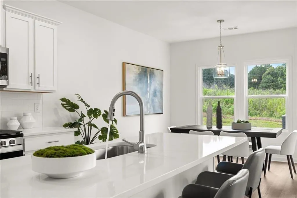 Loganville, Georgia 30052, United States, 4 Bedrooms Bedrooms, ,3 BathroomsBathrooms,Residential,Active,230272