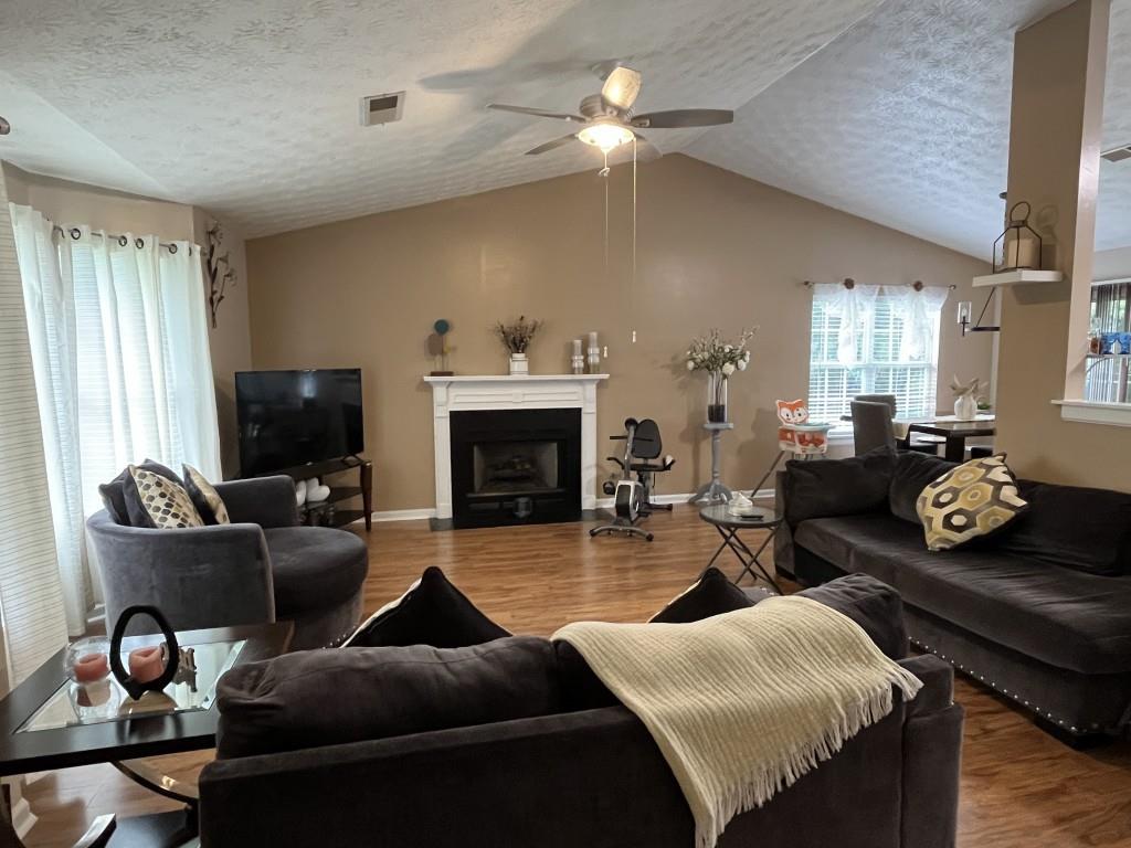 2529 Feathertree Lane, Lawrenceville, Georgia image 2