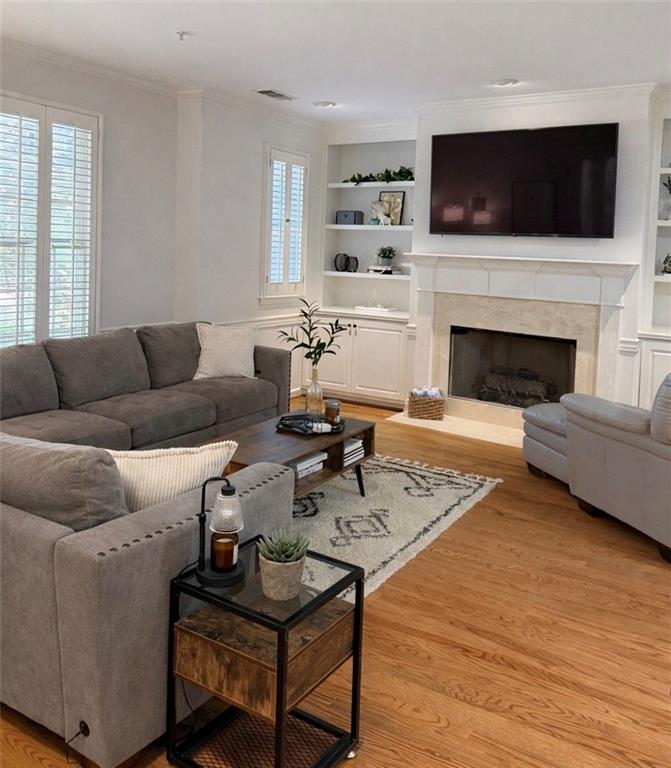 1160 Brookhaven Glen NE