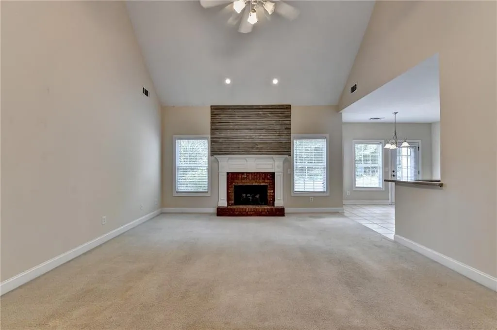 Dacula, Georgia 30019, United States, 3 Bedrooms Bedrooms, ,2 BathroomsBathrooms,Residential,Pending,200854