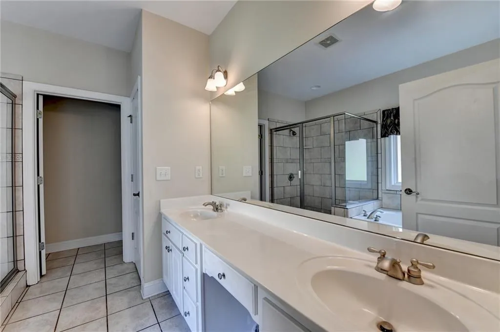 Dacula, Georgia 30019, United States, 3 Bedrooms Bedrooms, ,2 BathroomsBathrooms,Residential,Pending,200854