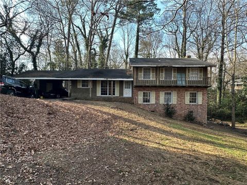 Homes For Sale - 805 Loridans Circle<br/> Atlanta, GA 30342