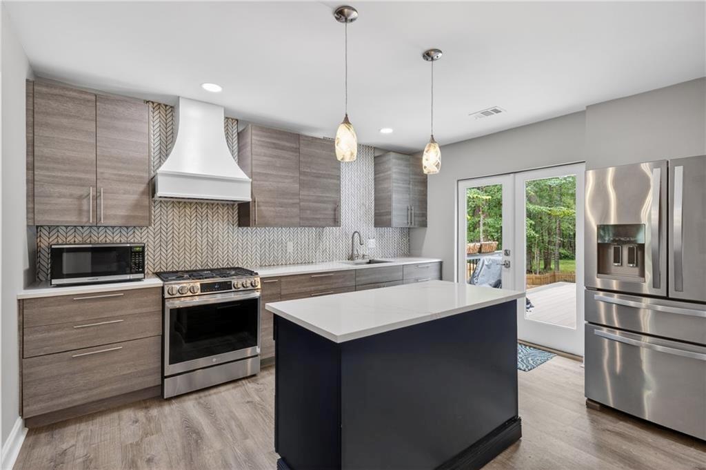 3827 Lance Bluff Court
