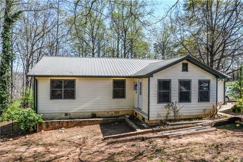 Homes For Sale - 4713 Union Church Road<br/> Flowery Branch, GA 30542