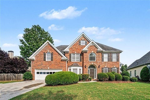Homes For Sale - 710 Wilde Rose Court<br/> Roswell, GA 30075