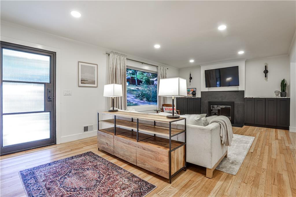 1282 Thomas Road