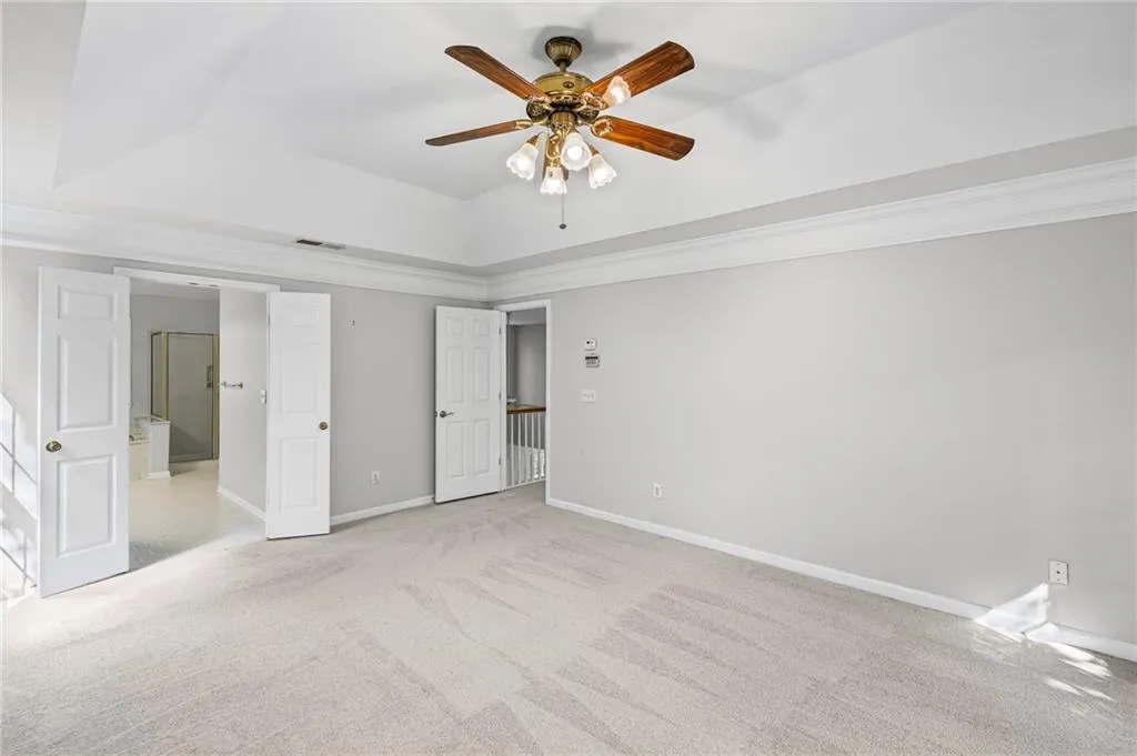 Roswell, Georgia 30075, United States, 5 Bedrooms Bedrooms, ,4 BathroomsBathrooms,Residential,Pending,212439