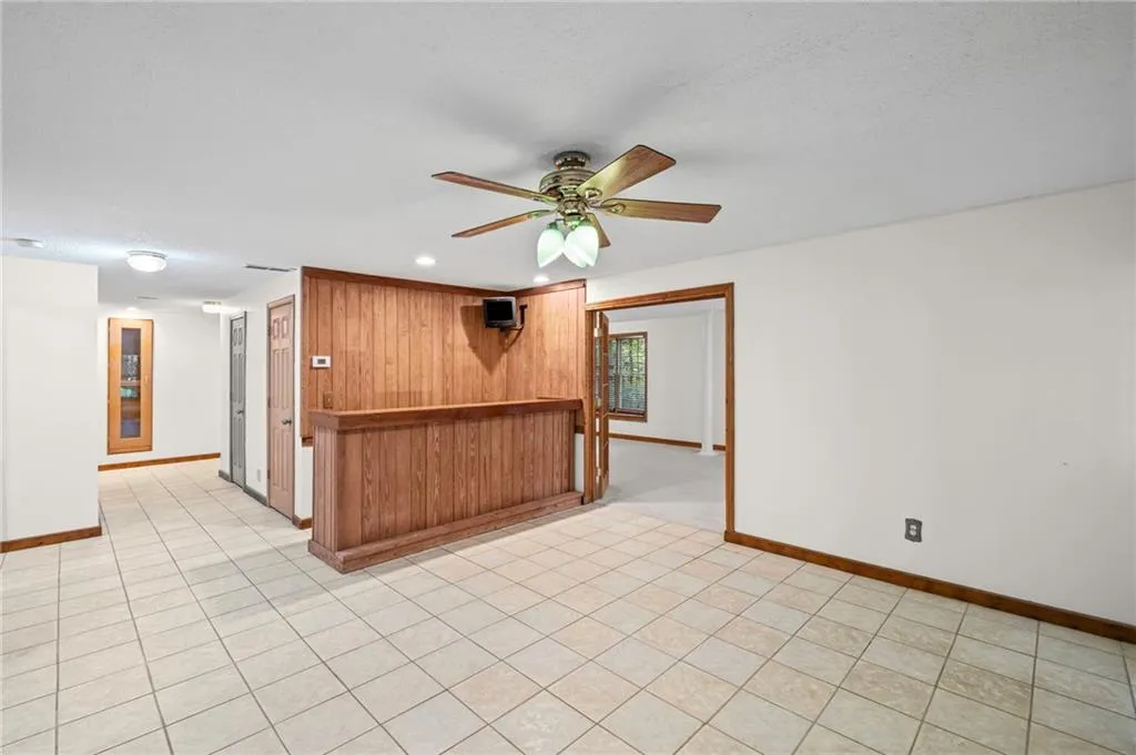 Roswell, Georgia 30075, United States, 5 Bedrooms Bedrooms, ,4 BathroomsBathrooms,Residential,Pending,212439