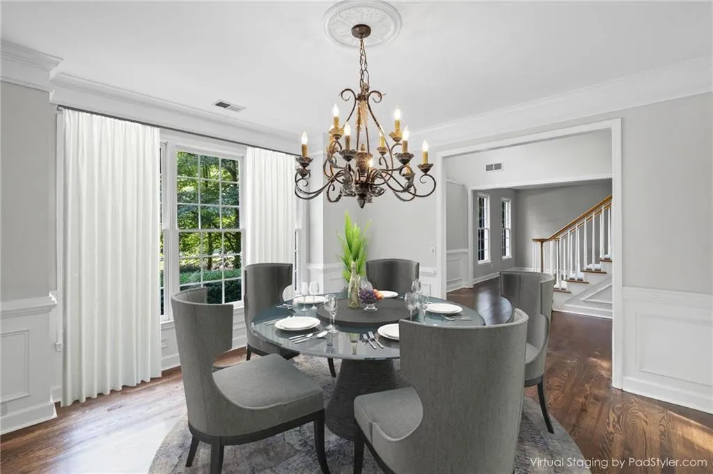 Roswell, Georgia 30075, United States, 5 Bedrooms Bedrooms, ,4 BathroomsBathrooms,Residential,Pending,212439