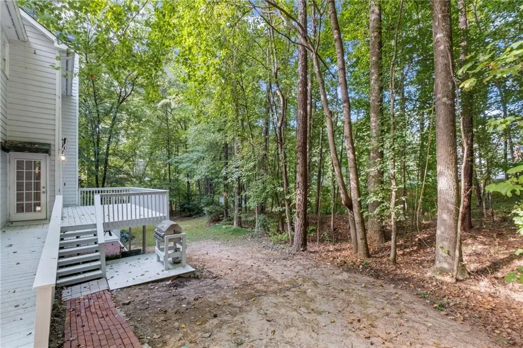 Roswell, Georgia 30075, United States, 5 Bedrooms Bedrooms, ,4 BathroomsBathrooms,Residential,Pending,212439