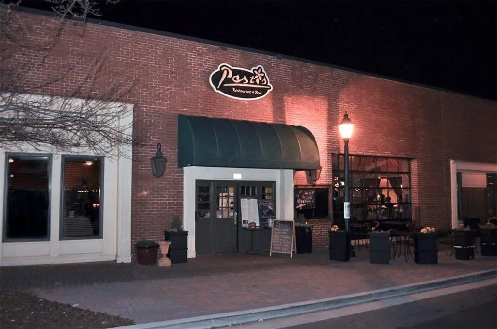 Roswell, Georgia 30075, United States, 5 Bedrooms Bedrooms, ,4 BathroomsBathrooms,Residential,Pending,212439