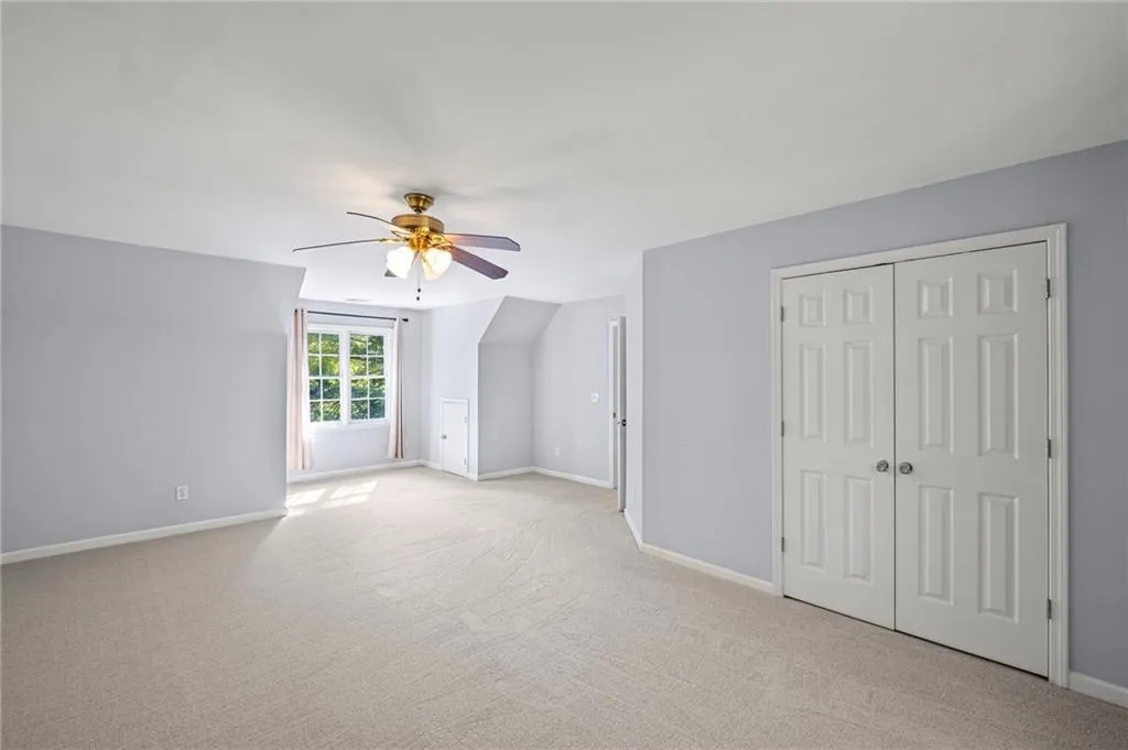 Roswell, Georgia 30075, United States, 5 Bedrooms Bedrooms, ,4 BathroomsBathrooms,Residential,Pending,212439